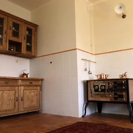 Historicke Zelenohorska Posta Апартаменты Непомук