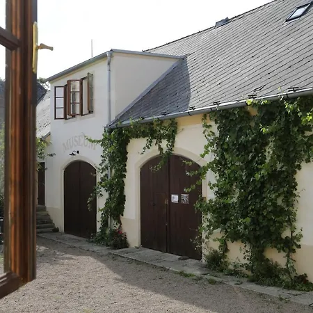 Апартаменты Historicke Zelenohorska Posta