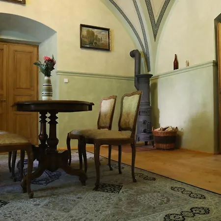 Historicke Zelenohorska Posta Апартаменты *