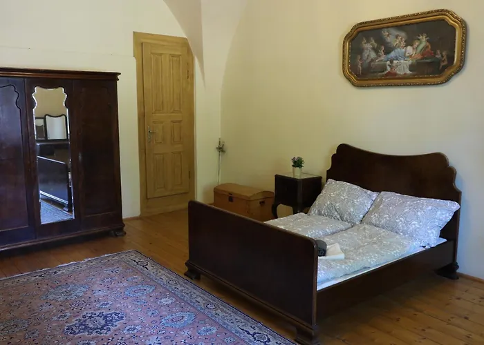 Historické Zelenohorská Pošta Apartamento Nepomuk (Plzen-South)